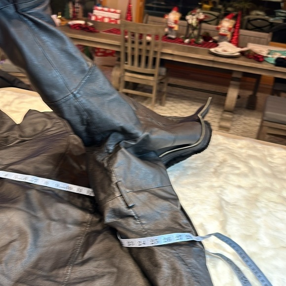 Wilson”s the leather experts black leather jacket with lining sz L (no belt) - Picture 15 of 17